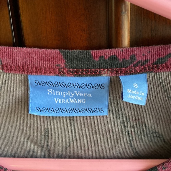 Simply Vera Plum Pattern Top - Picture 2 of 2